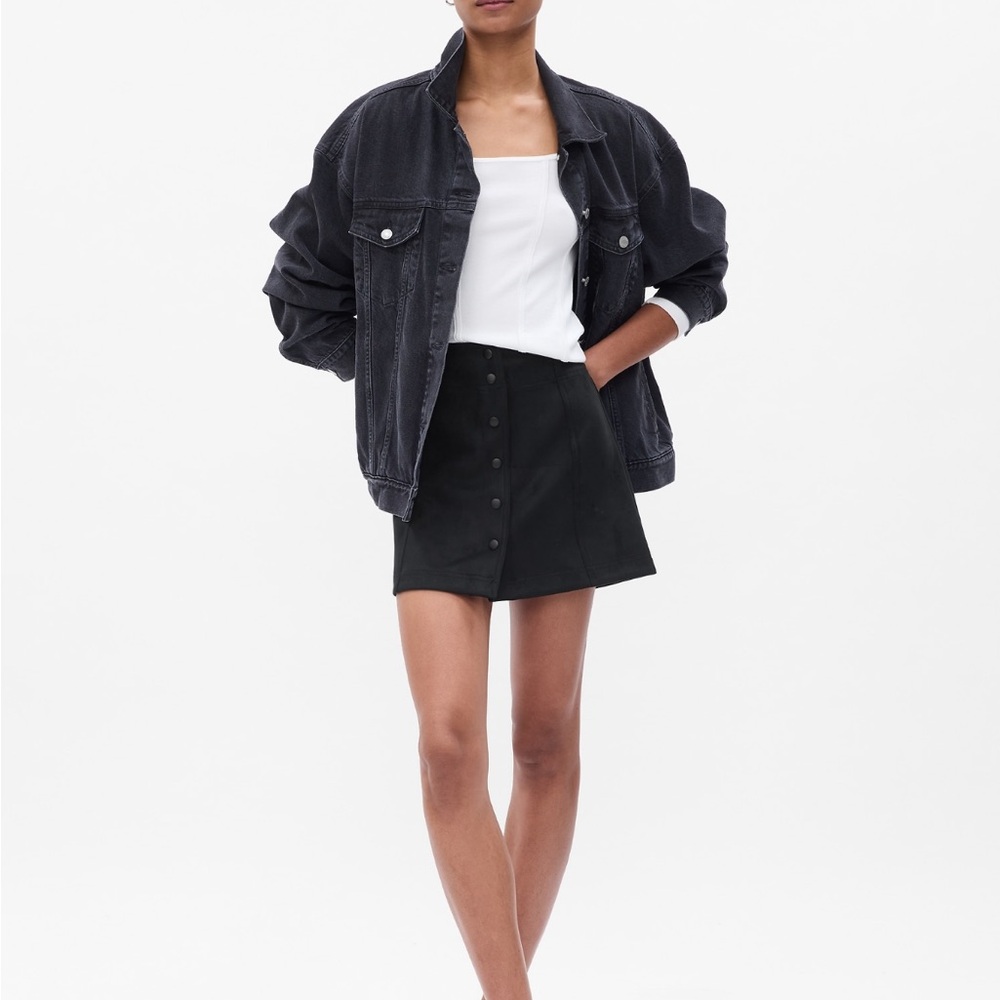 ❤️ GAP SUEDE BLACK SKIRT NEW SIZE 0